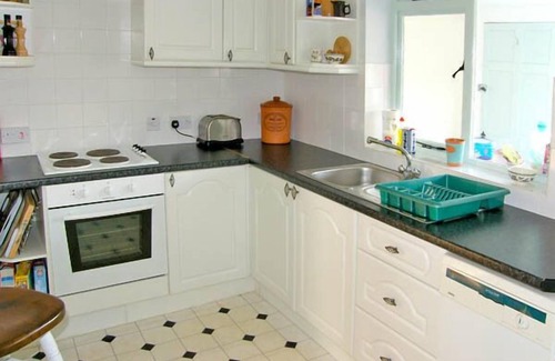 Llanfair Cottage | TREM Y MOR, family friendly, with a garden in Llanfair