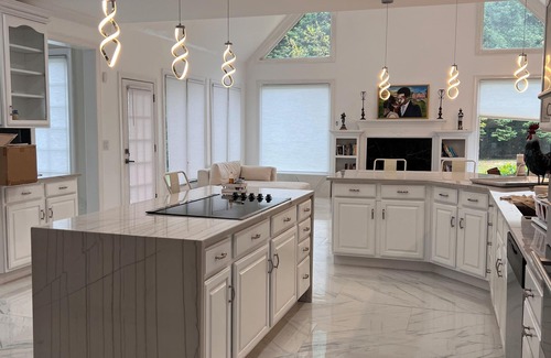 Lithonia House | Tremendous 7-bedroom estate in Lithonia with fitness room, AC, WiFi