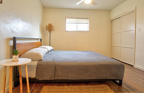 Imperial Beach House | Trendy Beach House blocks to the water🌴