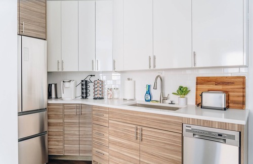 Ravenswood Manor Apartment | Trendy|Comfortable|1BR|Lincoln Square