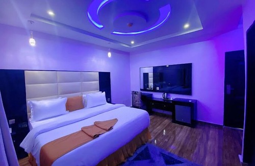 Ayon Hotel | Trendy Hotel and Suites