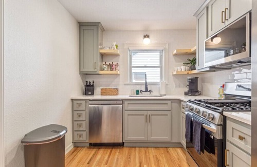 Turner Park House | Trendy in Tulsa | King Bed Expo TU Downtown