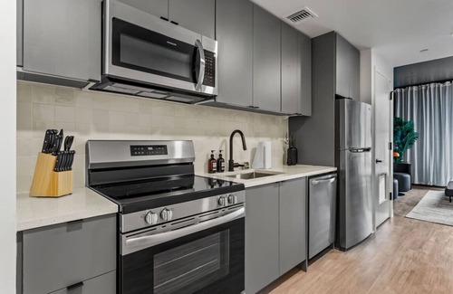 Historic Ybor Apartment | Trendy Ybor Studio | Free Parking | Steps to DT!