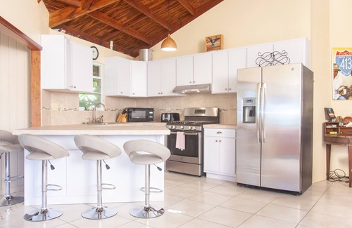 Puntas House | Tres Amigos Beach House - Walk Out the Back Door to the Beach!