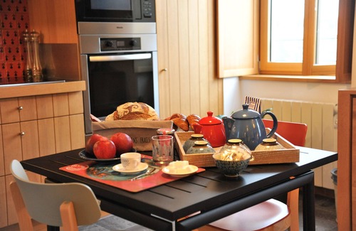 Concarneau Apartment | Trės beautiful 70 M2 listed apartment, harbor view and enclosed town with closed garage.