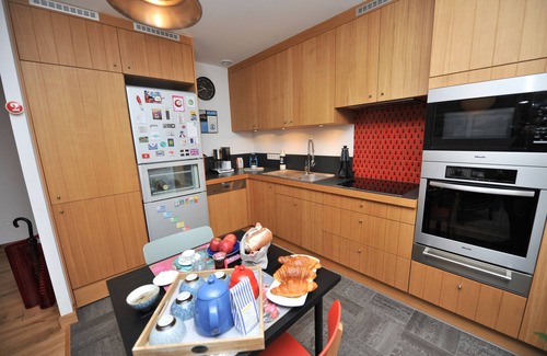 Concarneau Apartment | Trės beautiful 70 M2 listed apartment, harbor view and enclosed town with closed garage.