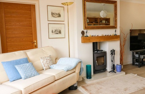 Llyswen House | TREVONNEN, family friendly, with open fire in Llyswen