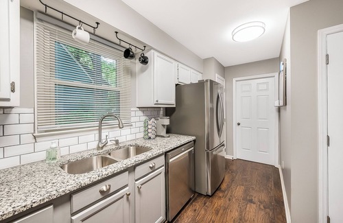 Northeast Raleigh House | Tri level Home w/basement & turf yard 15 min from DT Raleigh