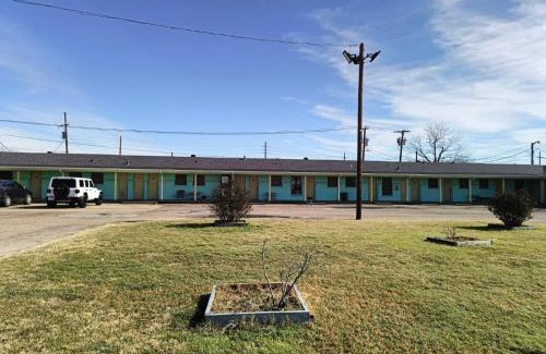 Mexia Hotel | Triangle Motel by OYO Mexia Texas