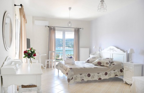 Agii Apostoli House | Triantafilia Guesthouse