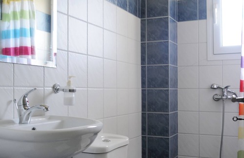 Agii Apostoli House | Triantafilia Guesthouse