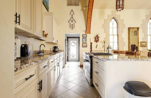 Treloar Bed & Breakfast | Trinity Hill Bed & Breakfast - In Missouri Wine Country