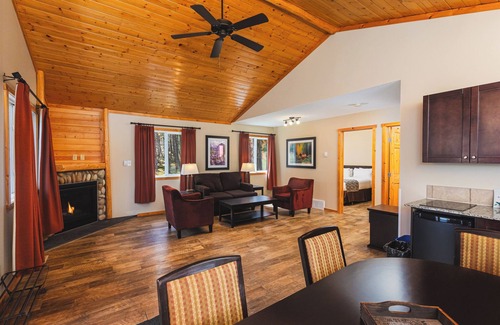 Jasper East Cabin | Triple Bedroom Unit in the Mountain