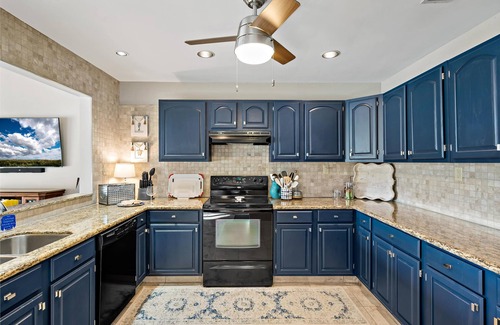 Enchanted Oaks House | TripleHRetreat+Pets+Waterfront+Dock+GameRoom