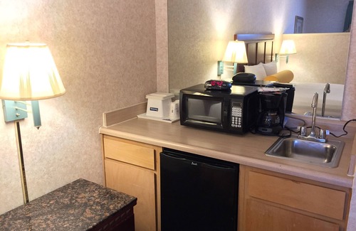 Canyon Country Hotel | Triplodge of Santa Clarita