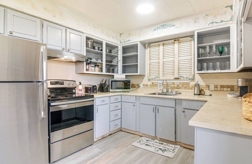 Tropic Cottage | Tropic Getaway Near Bryce Canyon National Park!