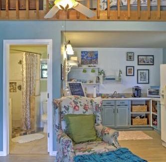 Hobe Sound House | Tropical Cottage Less Than 2 Mi to Hobe Sound Beach!