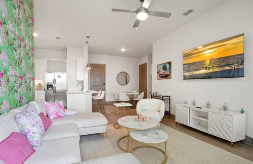 Rural Estates Apartment | Tropical Dream 2BR/2BA w./Pool, Gym, and Theater