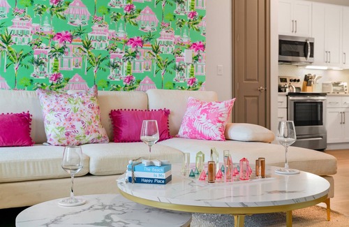 Rural Estates Apartment | Tropical Dream 2BR/2BA w./Pool, Gym, and Theater