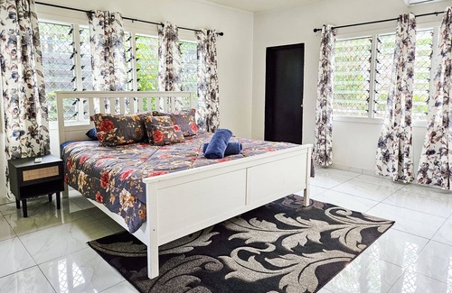 Apia House | Tropical Escape, Vailima | 3BR Free-Wifi, Netflix, Aircon