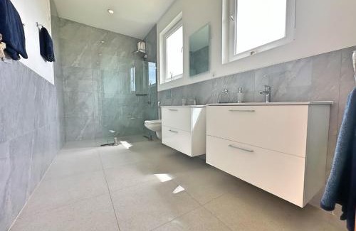 Dongwe Villa | Tropical Gem: 3-BR Beach Villa