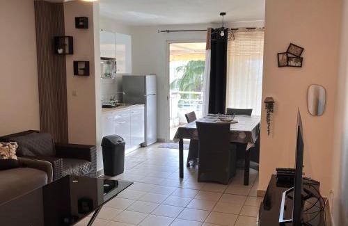 Riviere-Sens Apartment | Tropical Golden appart, vue mer et plage à 5 min à pied