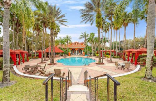 Solana House | Tropical Oasis on Hypolita