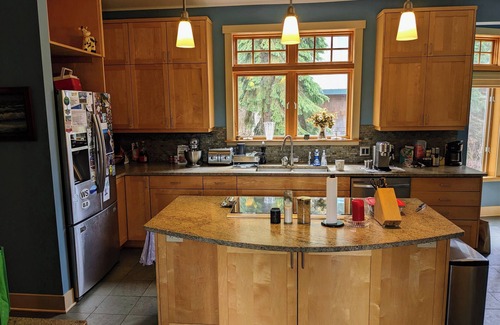 Trout Lake House | Trout Lake Treehouse - A large, splendid, and private mountain home!