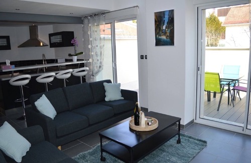 Sainte-Savine Cottage | TROYES - Quiet loft with terrace