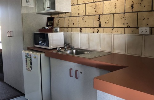 Parkhurst Hotel | True Blue Motor Inn