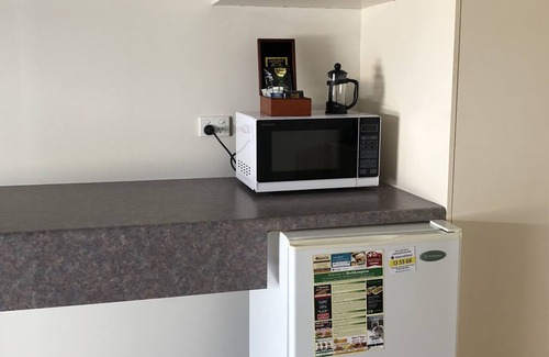 Parkhurst Hotel | True Blue Motor Inn