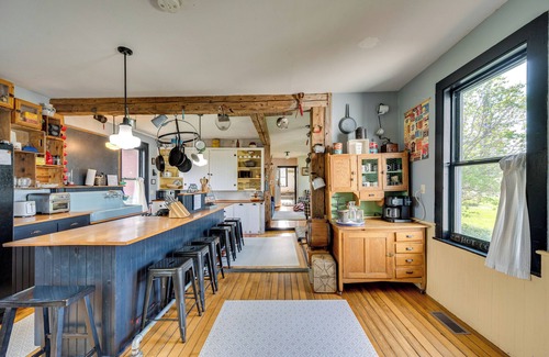 Irasburg House | ‘True North Farm House’ - Historic Family Home