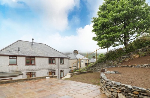 Rhiwbryfdir Cottage | TRYFAN, character holiday cottage in Blaenau Ffestiniog