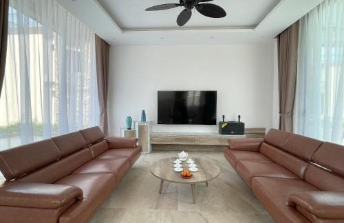 Mong Cai Villa | TSQ STAY Villa Beachside