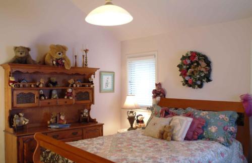 Julian Cabin | Tucker Peak Lodge