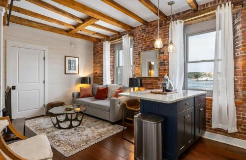 Portsmouth Apartment | Tugboat Vista 2 Bedroom Downtown Portsmouth