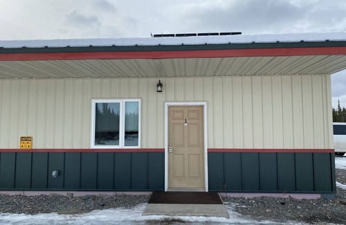 Tok Apartment | Tundra Apt #1-Modern Comfort in the Last Frontier (For families or casual travelers)