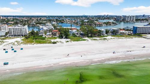 Treasure Island House | Turtleback Beach House