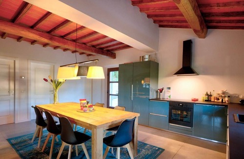 Nozanno Villa | Tuscan villa for 8 people with pool near Lucca.
