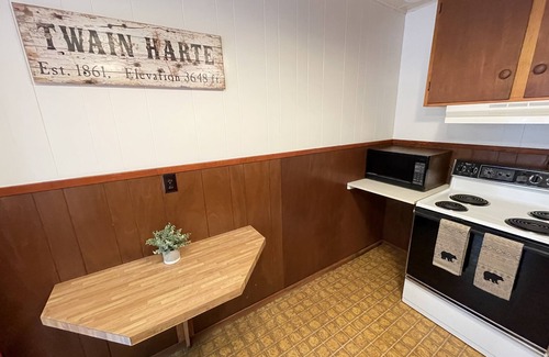 Twain Harte Cabin | Twain Harte Lake Access, Arcade Games, Central A/C, & More!