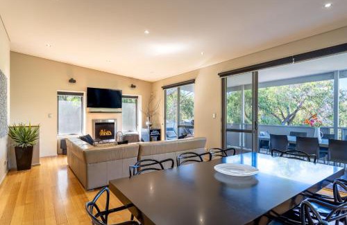 Yallingup House | Twilight I Private Properties