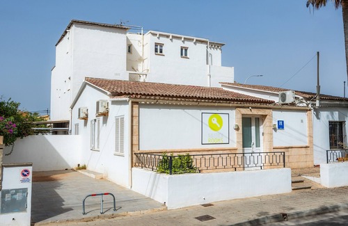 Can Pastilla Apartment | Twin/double room Nº3' with Shared Terrace, Wi-Fi and Air Conditioning