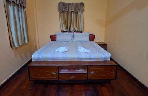 Luang Prabang Bed & Breakfast | Twin House