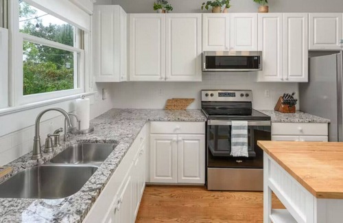 North Chattanooga House | Two Bed Two Bath Chatta Charmer