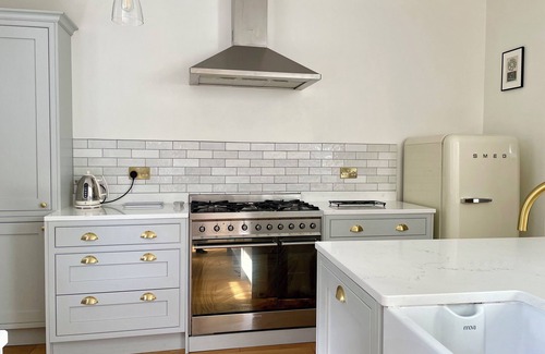 Birmingham House | Two Bed Victorian Townhouse Opposite QE/University