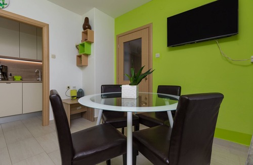 Celina Apartment | Two bedroom apartment near beach Zavode, Omiš (A-1021-a)