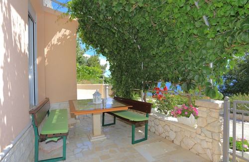 Celina Apartment | Two bedroom apartment with terrace and sea view Zavode, Omiš (A-12075-a)