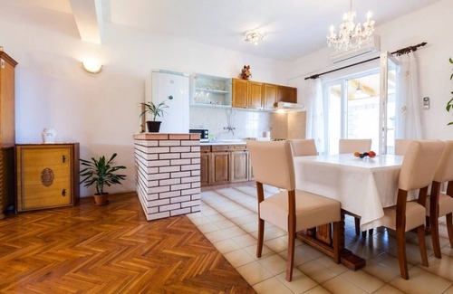 Kukljica Apartment | Two bedroom apartment with terrace and sea view Kukljica, Ugljan (A-8238-a)