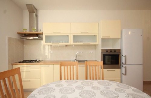 Batalaza Apartment | Two bedroom apartment near beach Ugljan (A-829-c)