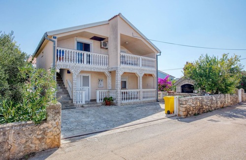 Jezera Apartment | Two bedroom apartment with terrace Jezera, Murter (A-21148-b)